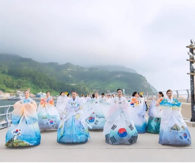 독도 한복을 입다