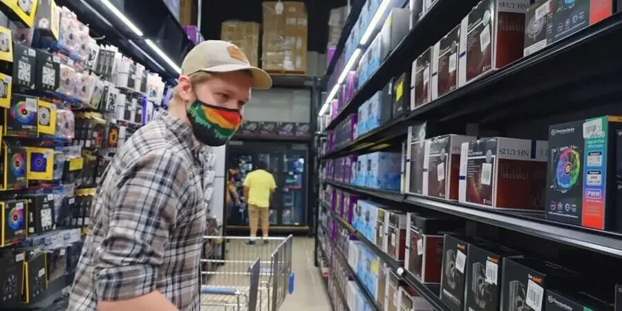 한국 컴덕들이 부러워하는 미국 컴퓨터 매장 근황