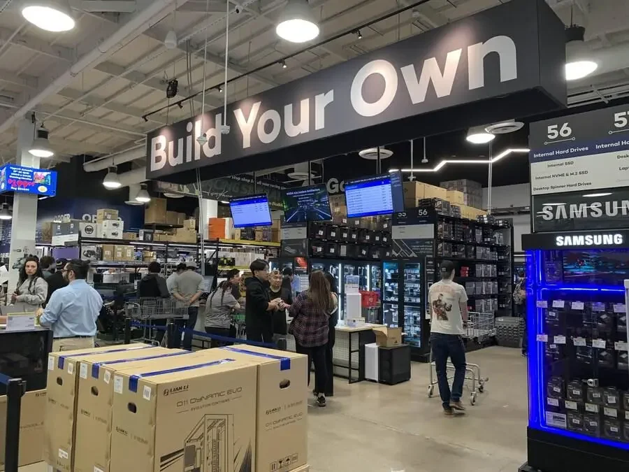 한국 컴덕들이 부러워하는 미국 컴퓨터 매장 근황