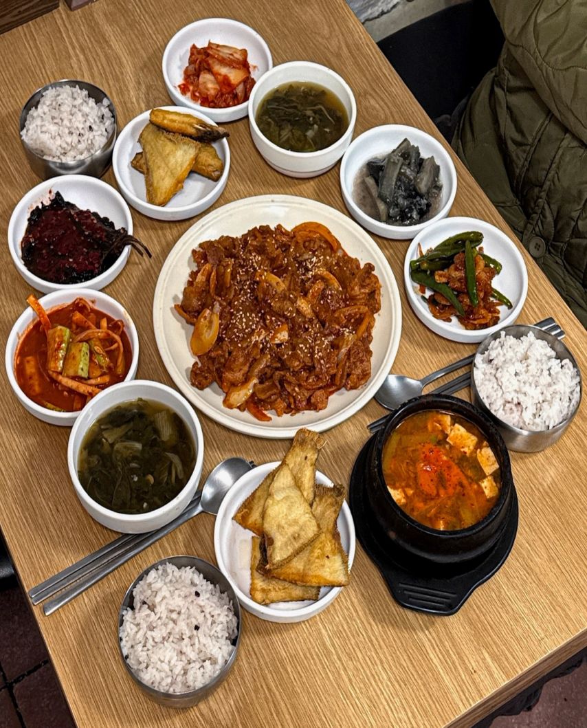 8천원 제육볶음 백반집