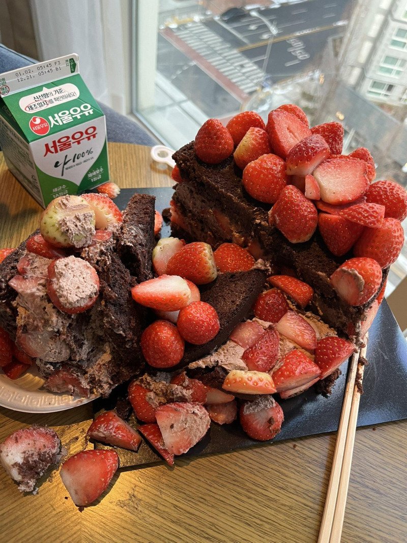 딸기 케이크: 파리바게트 vs 성심당