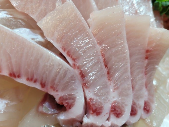 의외로 맛있다는 방어회 부위
