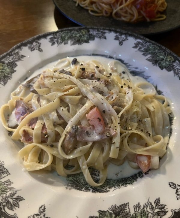 강남 한복판 파스타 가격이 너무 저렴해서 논란인 가게