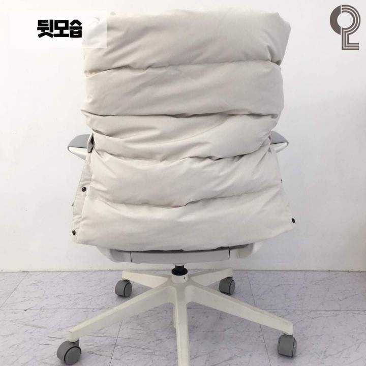 롱 패딩 의자에 거는 법