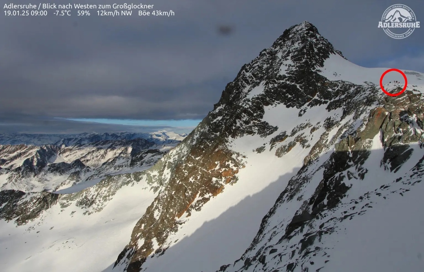 '체감 영하 20도' 산 정상에 여친 두고 홀로 하산…6시간 방치해 사망