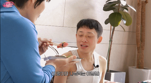 두 눈이 의심되는 158cm 남자와 217cm 최홍만의 차이 ㄷㄷ