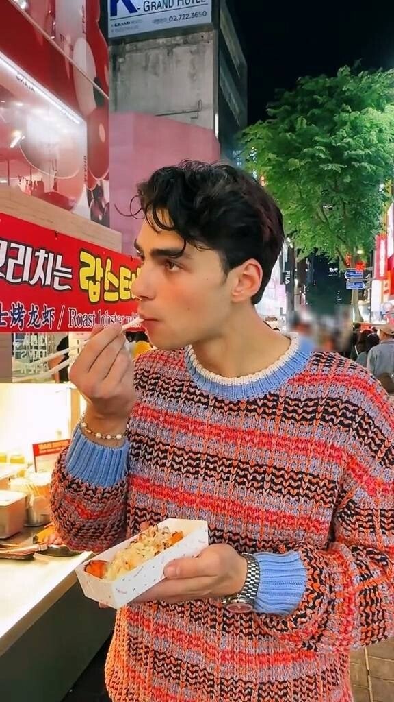 한 독일인이 평가한 한국 길거리 음식.jpg