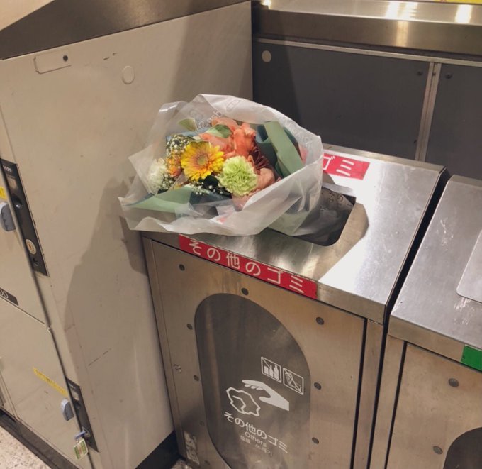 여러가지 스토리가 떠오르는 사진.jpg