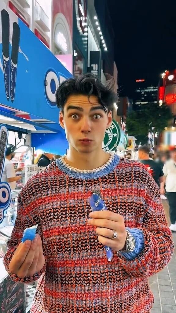 한 독일인이 평가한 한국 길거리 음식.jpg