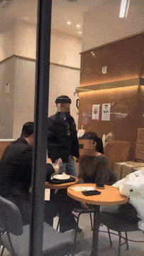 아무 女 껴안고 손 더듬, 다 만지고 다닌 ‘광교 성추행범’ ‘황당’