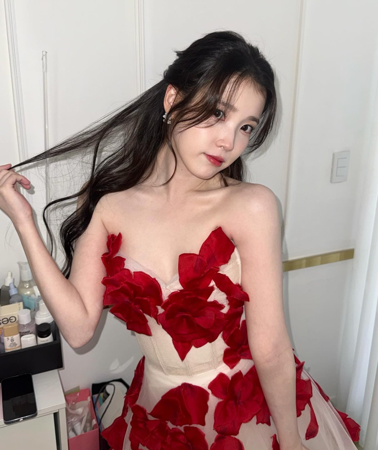 게시판 정화) 30대 섹시 가수겸 배우