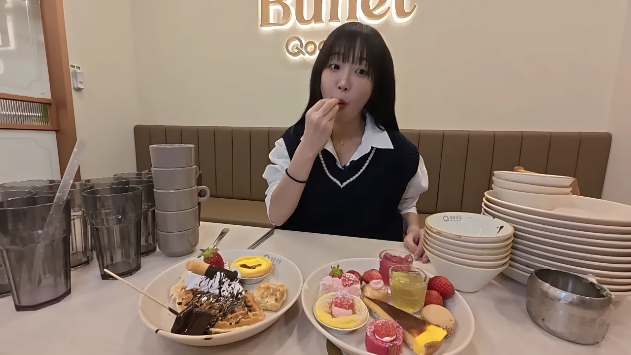 결국 쿠우쿠우 가버린 쯔양 근황 ㄷ