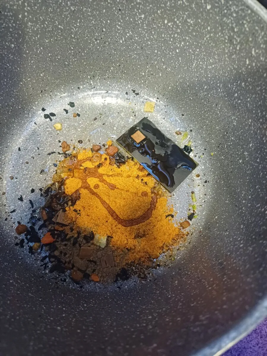 라면 끓이다 신용카드 떨어트린 사람 JPG