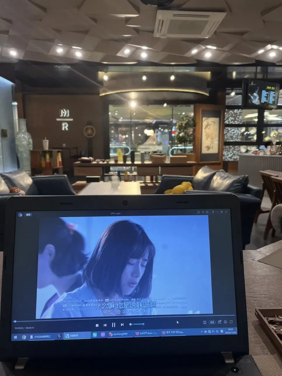북한 평양의 카페와 쇼핑몰 근황